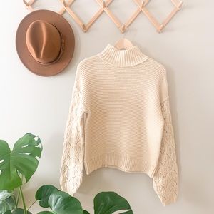 NWOT Universal Thread mock-neck sweater ✨
